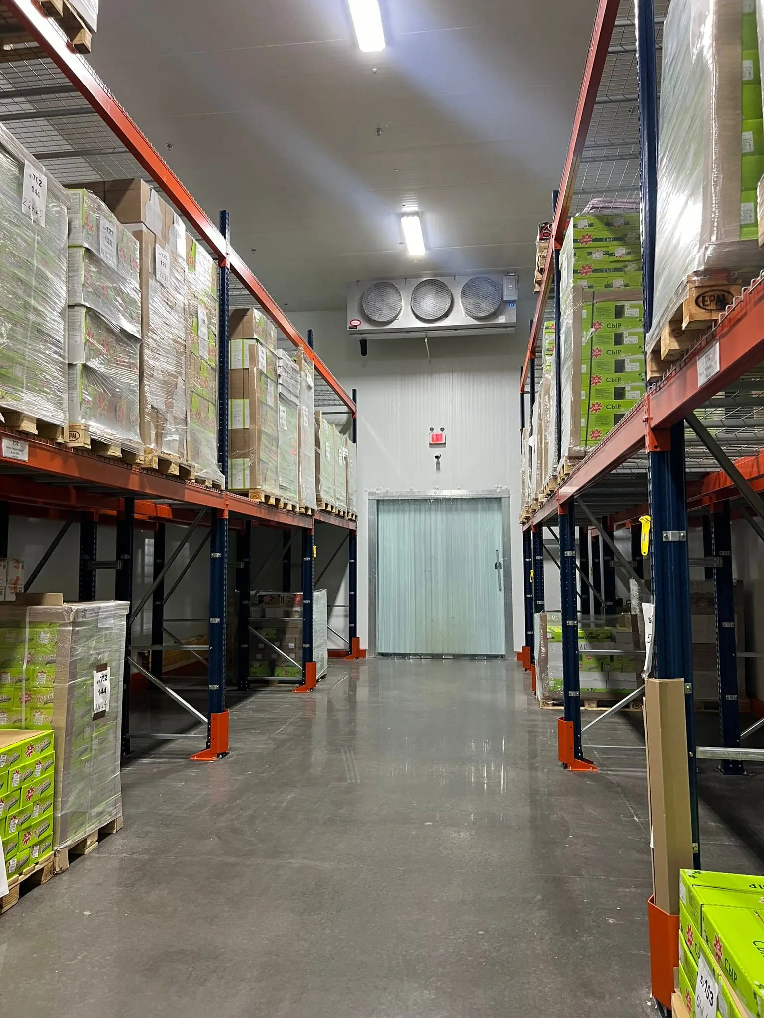 Cold Storage Built for High Capacity A high-capacity built-in cold storage solution for industrial food storage.